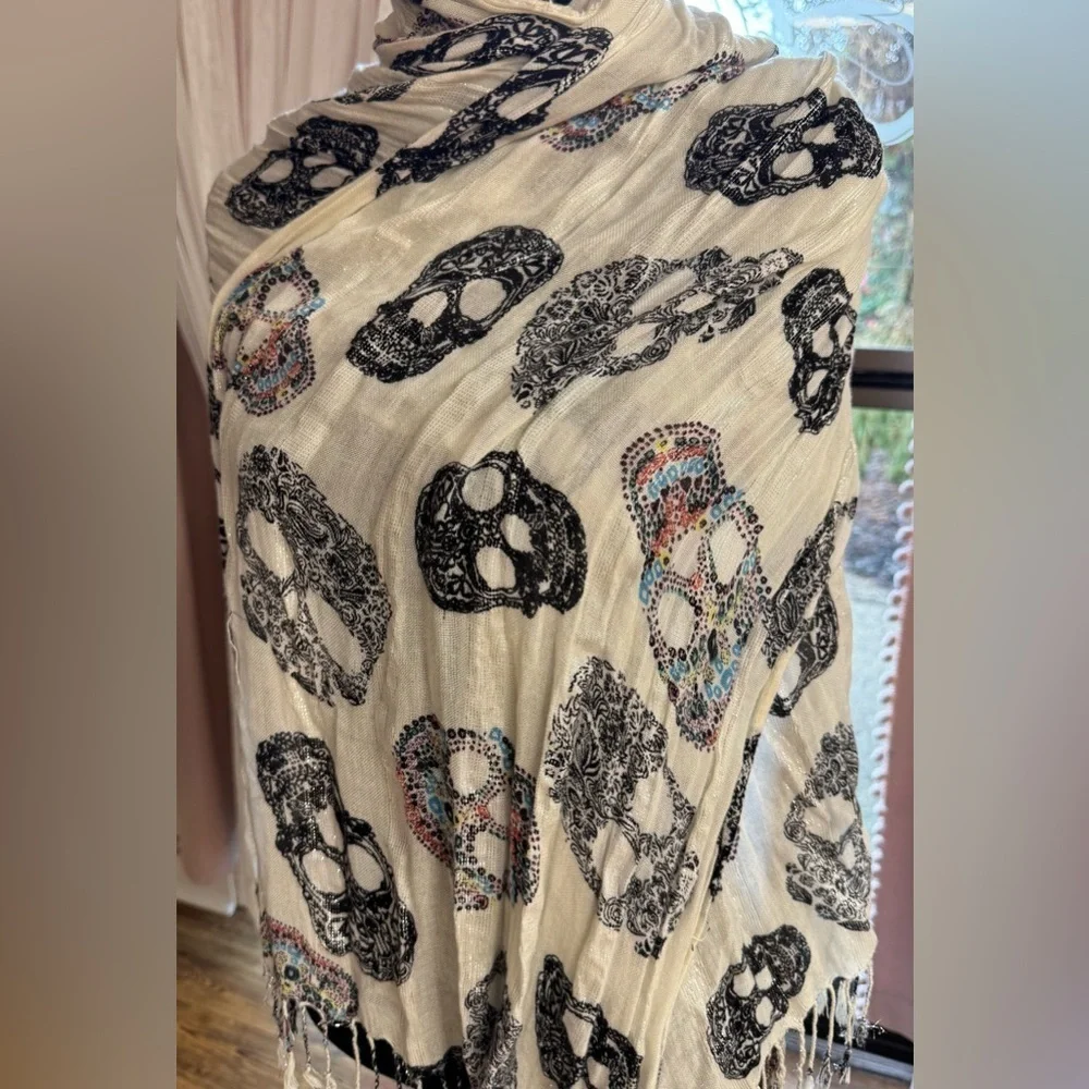 NEW Pier 1 Skull Patterned Cream and Black Fringe Scarf